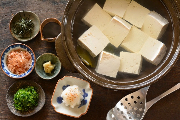 京都の湯豆腐 Photo: https://www.travelbook.co.jp/