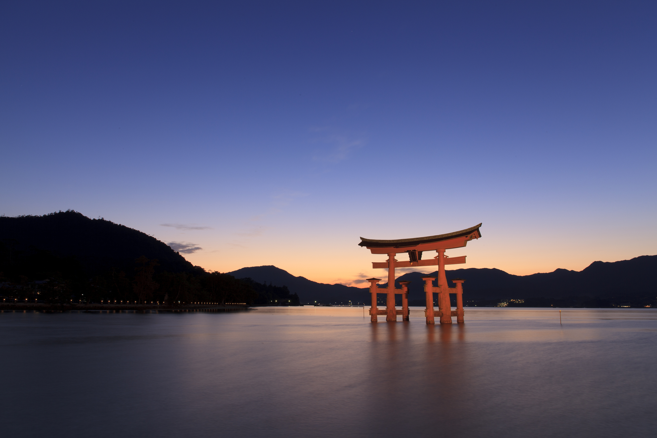 コラム 世界遺産 宮島の 厳島神社 の絶景を列車の旅で見に行こう フェリーにも乗れる青春１８きっぷ 金券ショップのチケットレンジャー